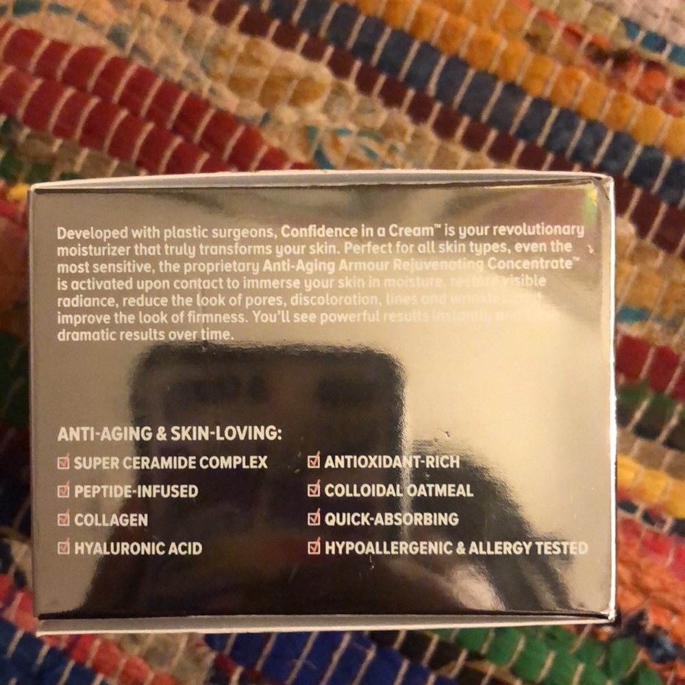 It Cosmetics Confidence In a Cream! 2 US fl. oz. 60 ml - Picture 4 of 4